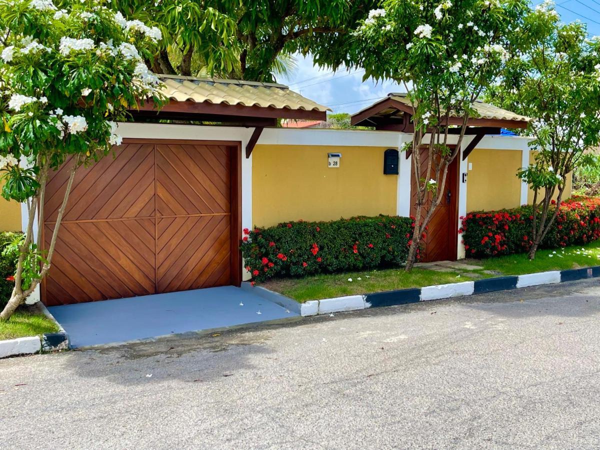 Bangalo De Madeira Em Condominio De Praia Camaçari Buitenkant foto