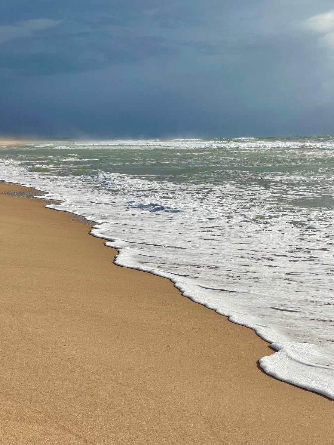 Bangalo De Madeira Em Condominio De Praia Camaçari Buitenkant foto